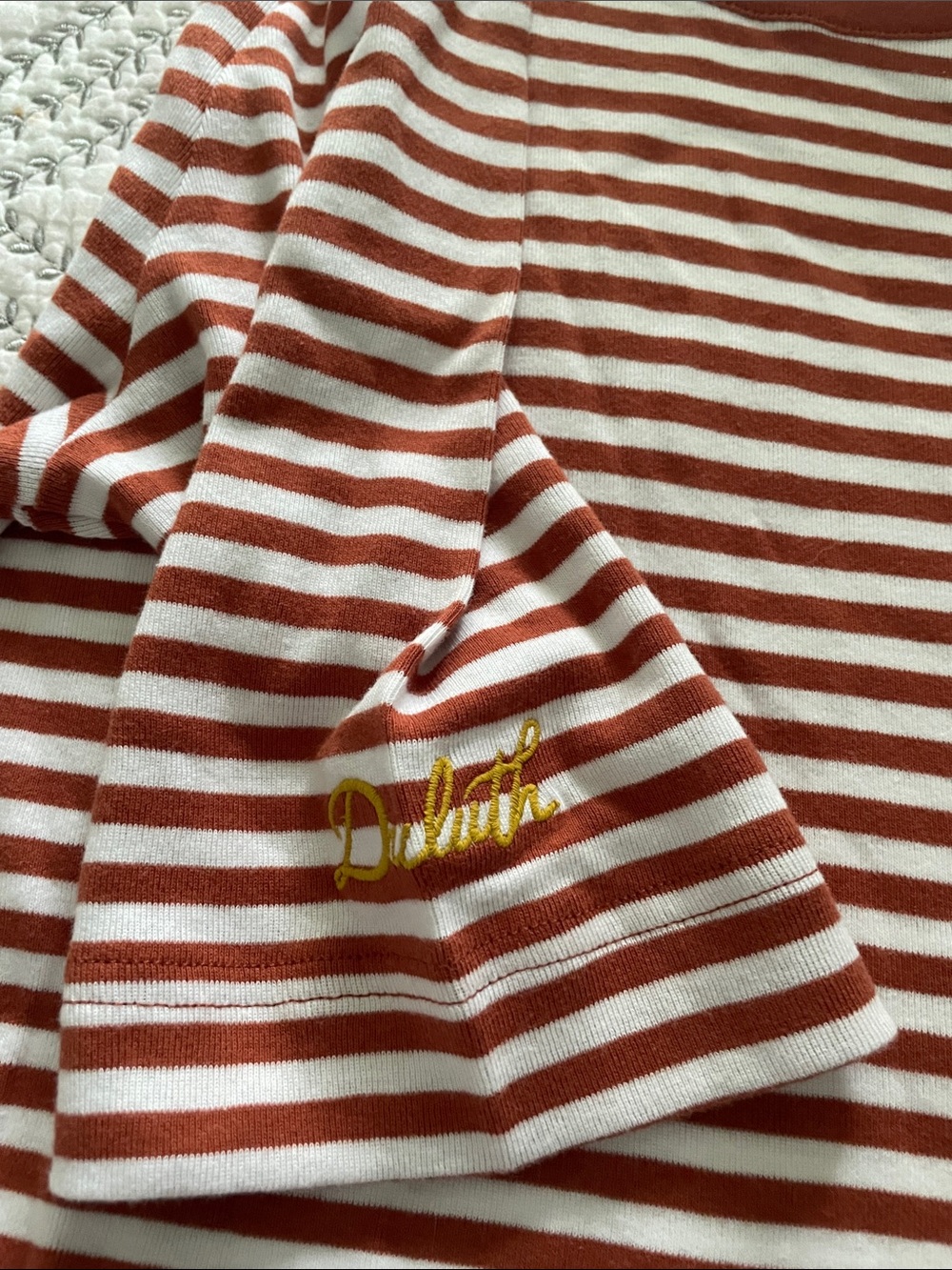 NWT Duluth trading co. Striped Rust/light brown and White short Sleeve Tee - Picture 6 of 7